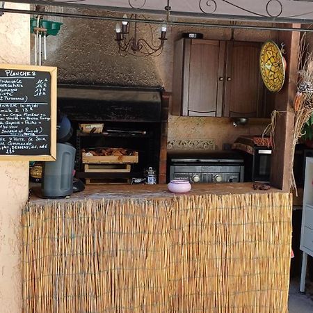 Le Mas D'Hubert LʼIsle-sur-la-Sorgue المظهر الخارجي الصورة