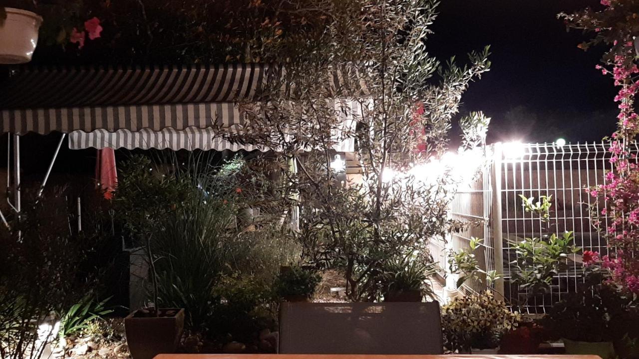 Le Mas D'Hubert LʼIsle-sur-la-Sorgue المظهر الخارجي الصورة